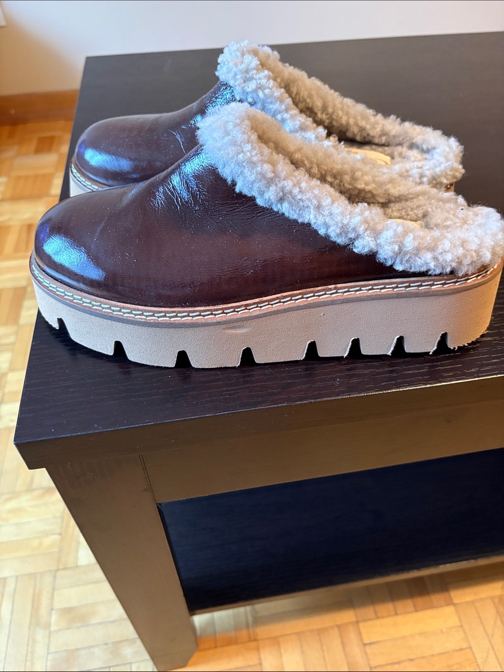 La CANADIENNE Brown Leather Mule with Cream Shearling Trim - Picture 3 of 4